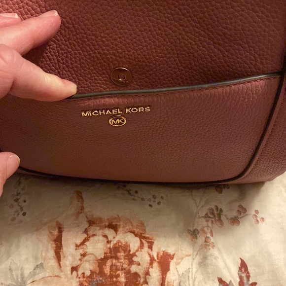 *NWT* Michael Kors Mollly Large Shoulder Tote in Leather - Picture 2 of 14